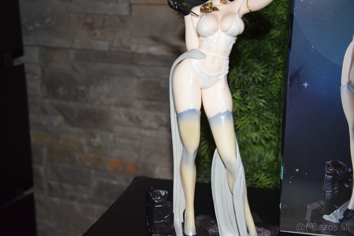 Resident Evil Lady Dimitrescu - 2