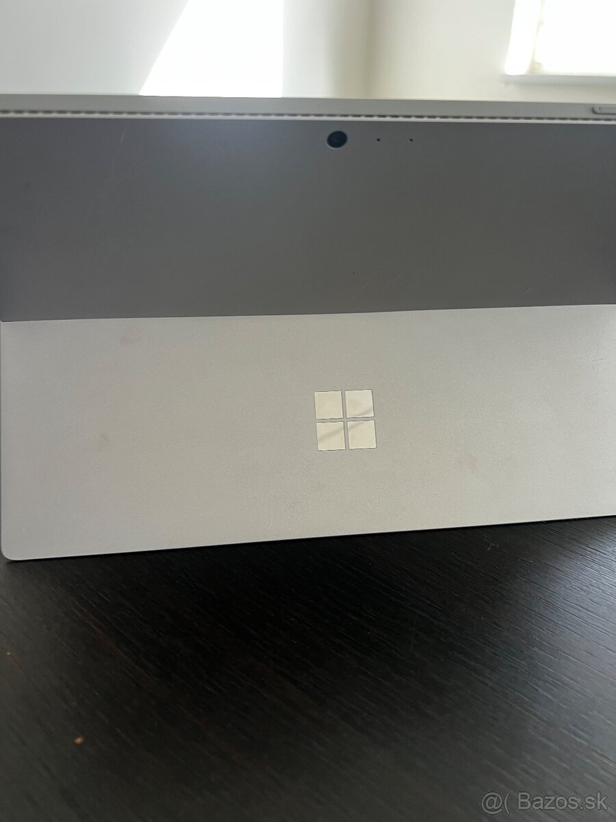 Predám Microsoft Surface Pro 4 - 2