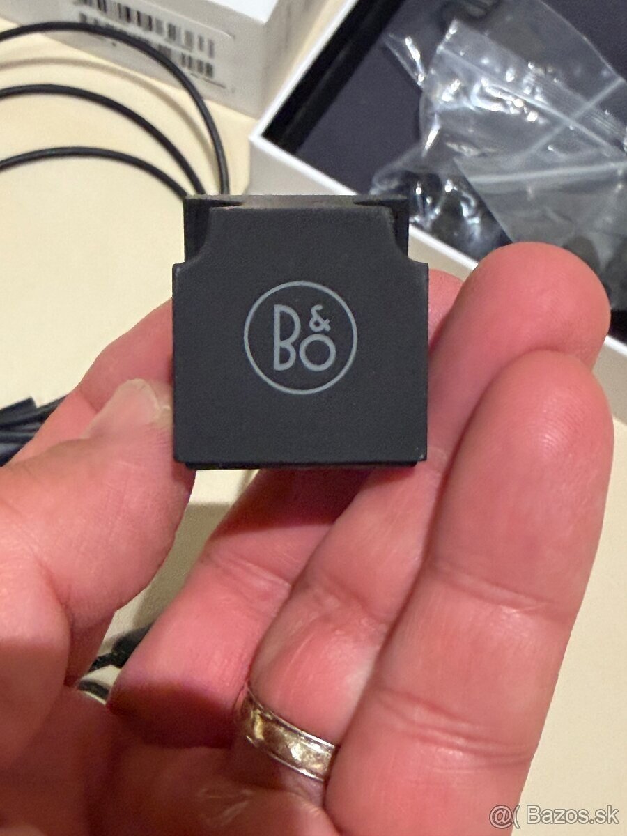 Bang & Olufsen H5 - 2