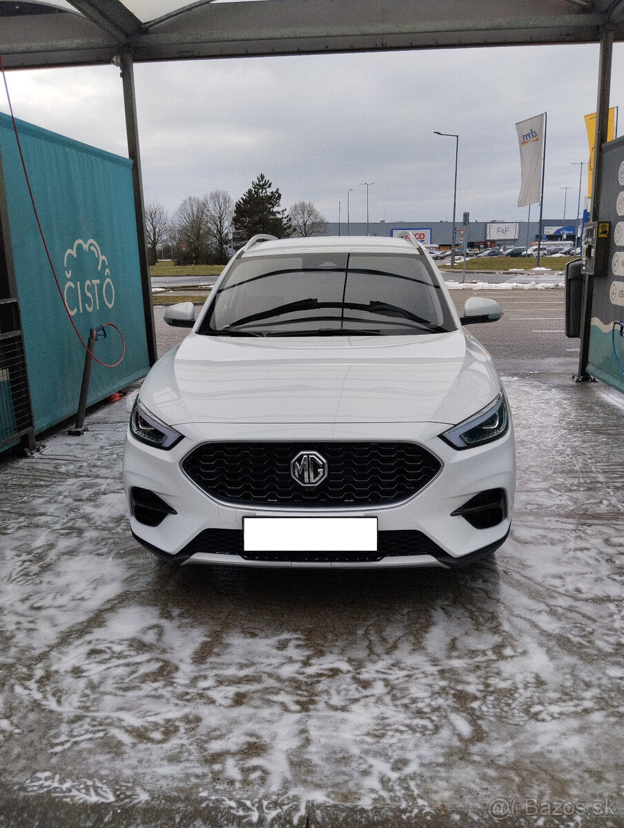 MG ZS ESSENTIAL PLUS 1.5 DVVT 5MT - 2