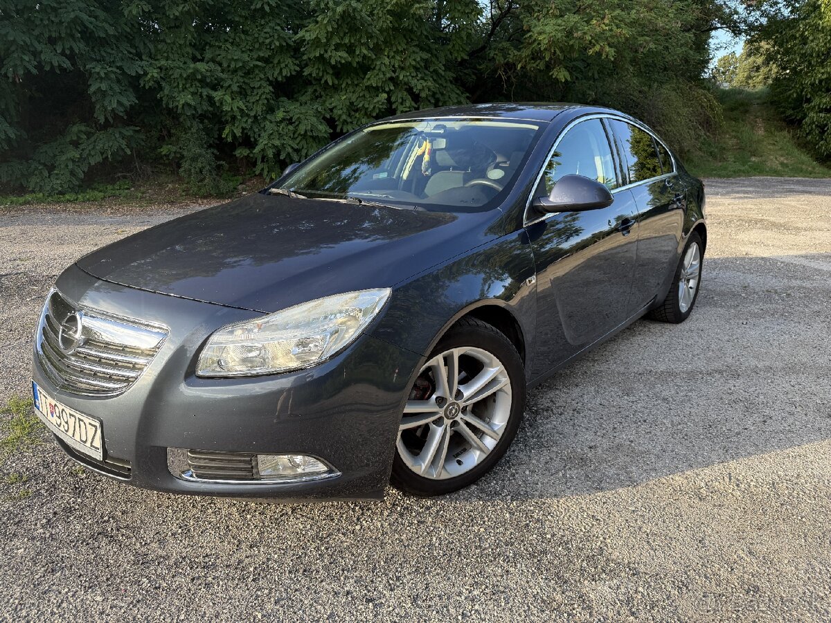 Opel Insignia 1.8 - 2
