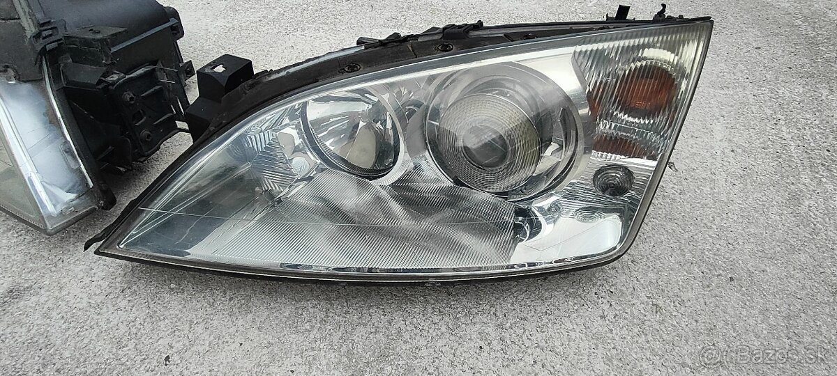 Predne svetla xenon ford mondeo mk3 - 2