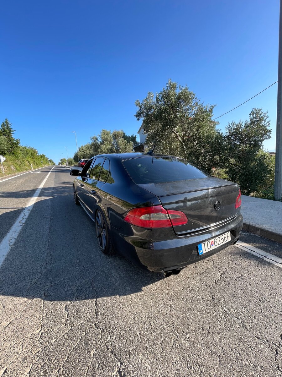 Predam Skoda Superb 2.0 tdi pd 103kw - 2