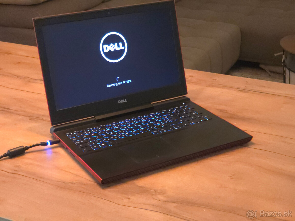 Dell Inspirion 15 7000, červený - 2