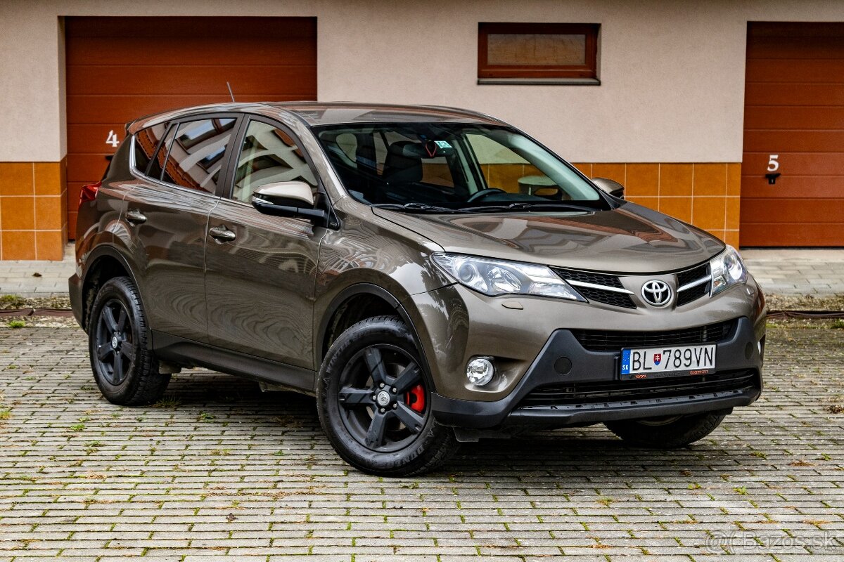 Toyota RAV4 2,2D 110kW 4x4 (nová STK, ťažné, kamera,keyless) - 2