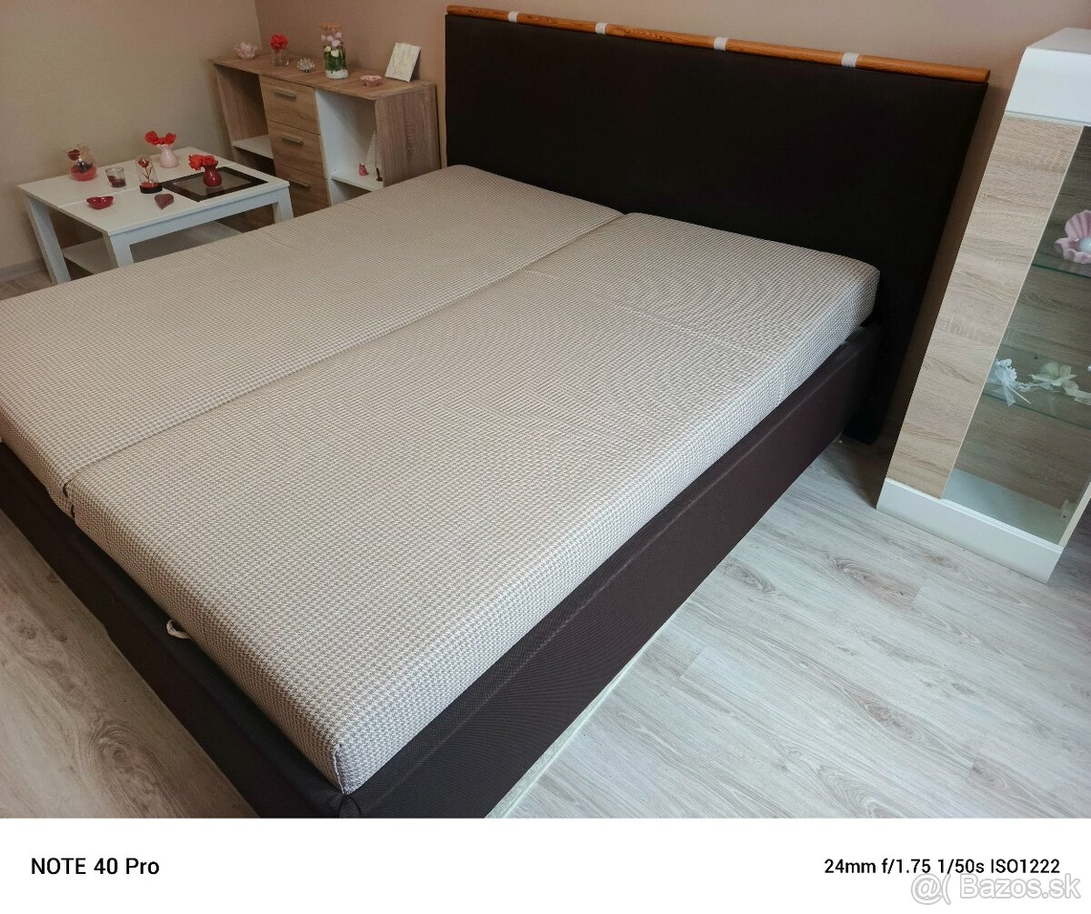 Manželská posteľ+nábytok - 2