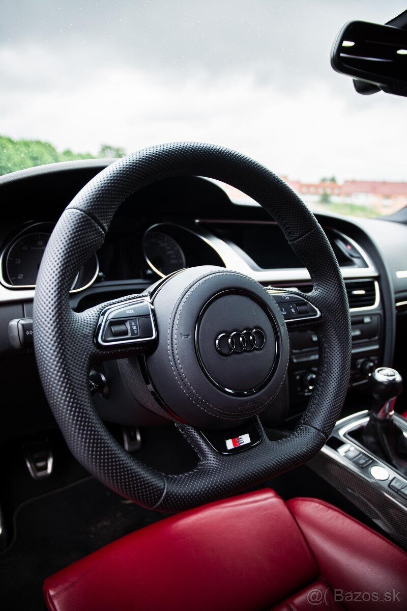 AUDI celoperforovaný volant s MULTIFUNKCIOU a RS F1 pádlami - 2