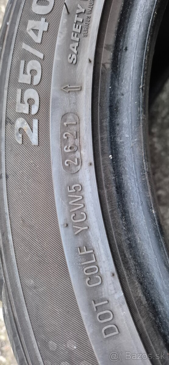 255/40R17 KUMHO zimná pneumatika. - 2