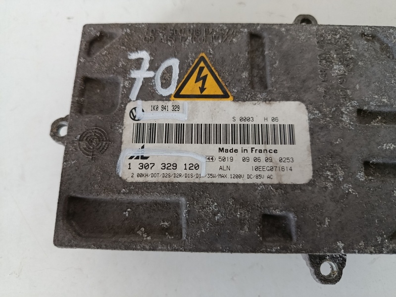 RJ xenonu passatCC 1307329120 70€ - 2