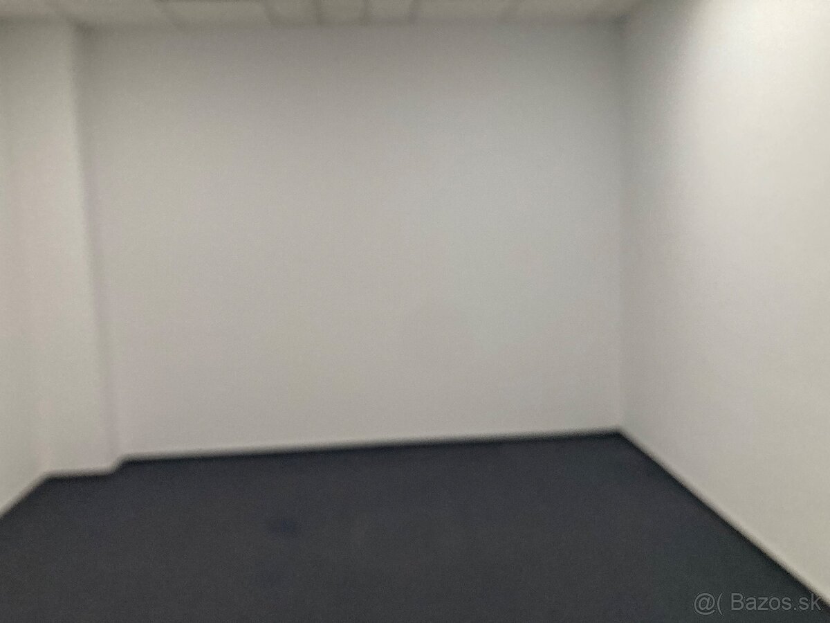 Centrum Čadce budova Sporiteľne - 2