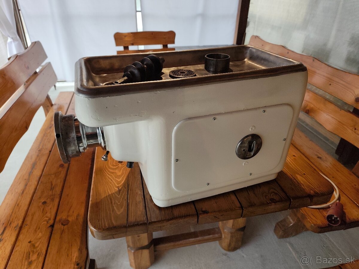 Mlynček na maso originál RM100 - 2