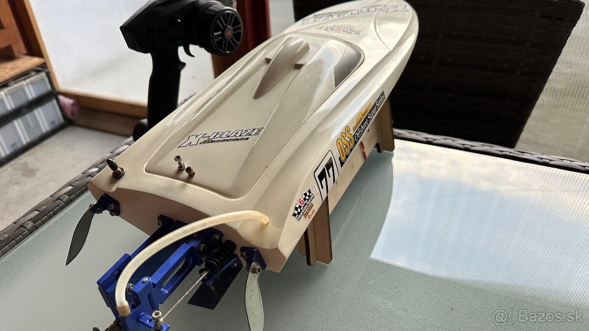 RC rýchlostný čln - 2