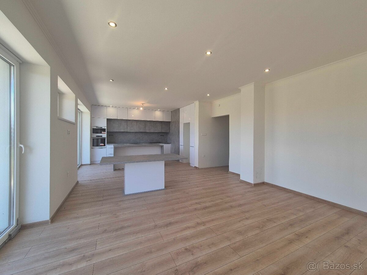 Predaj 4 izbový dom BUNGALOV v obci Dvory nad Žitavou - 2