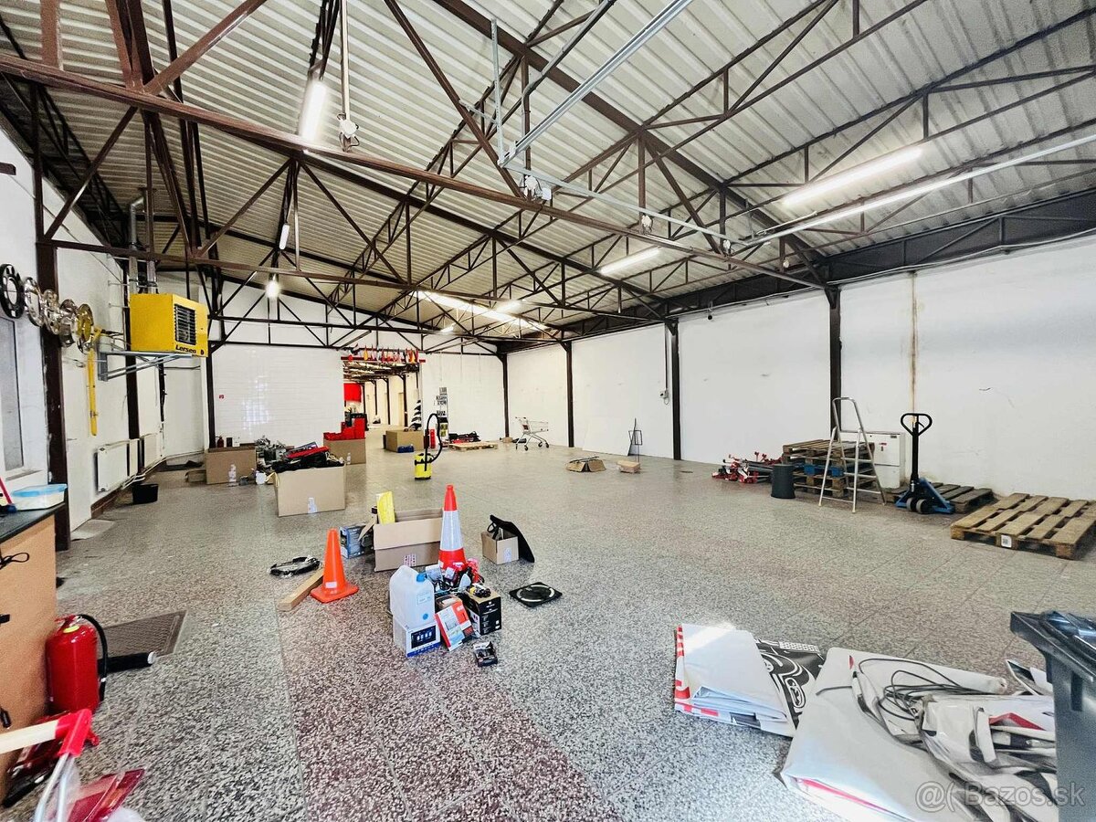 Na prenájom murovaný obchodno-skladový priestor s výmerou 40 - 2