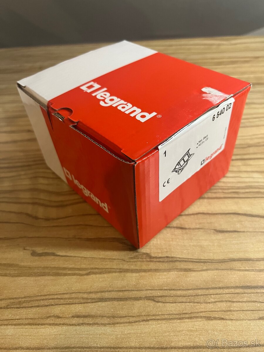 Legrand Zásuvkový box POP-UP - 4 moduly - 2