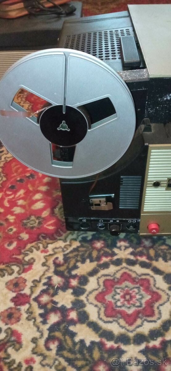 Predám premietacku projekční ,stereo philips - 2