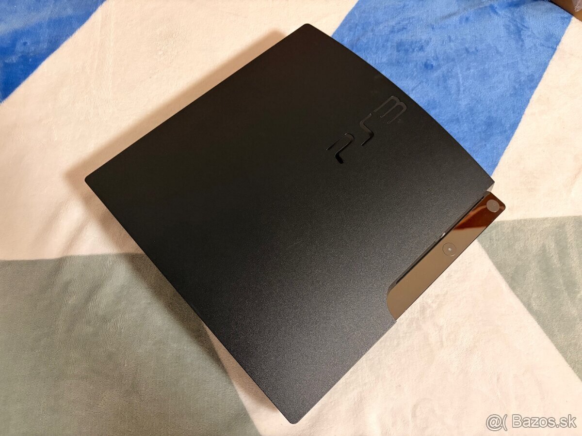 PlayStation 3 + 3x DualShock 3 + 4 hry - 2