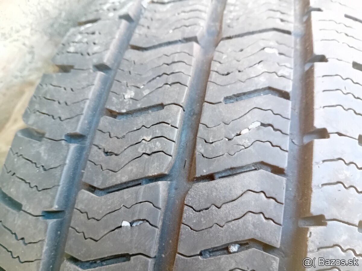 Predam 2× pneumatiky barum+disky215/65/15 C - 2