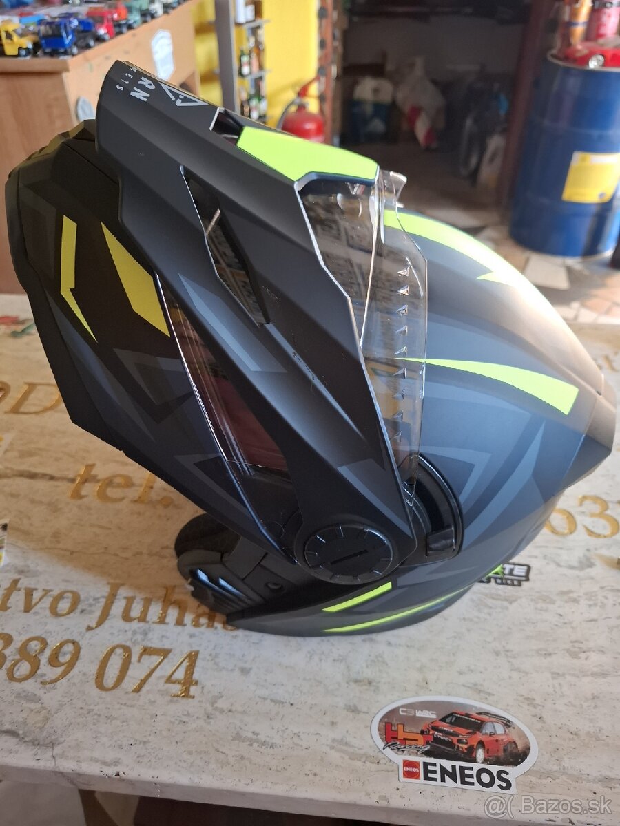Výklopna motoprilba - 2