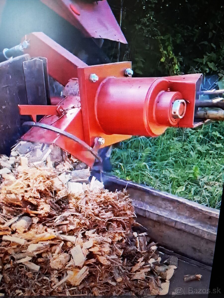 štiepkovač špalikovač malotraktor - 2
