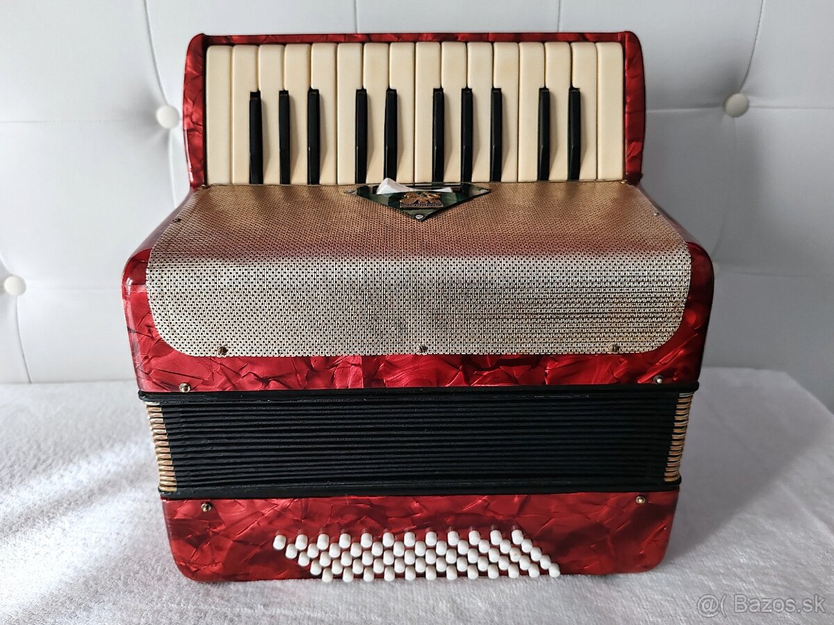 Predam akordeon Delicia Lignatone 60bas. - 2