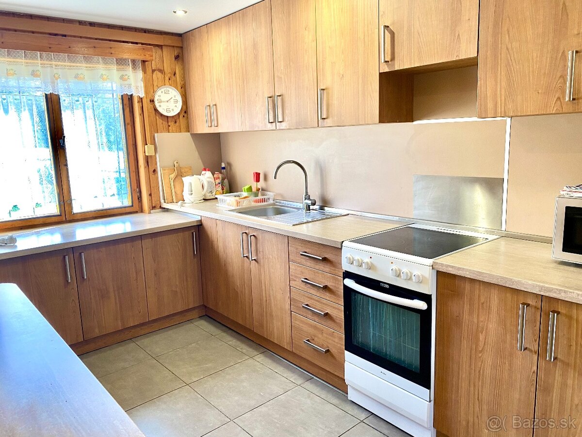 Chata s kapacitou 38 lôžok NA PREDAJ, Jakubovany - 2