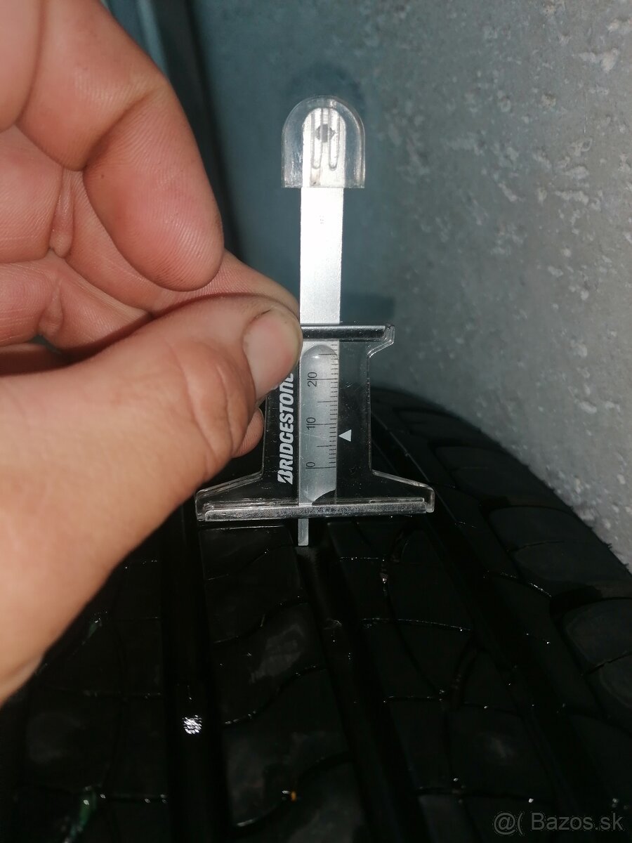 Predam letné pneu Nexen Npriz AH8 205/60R16 92H - 2