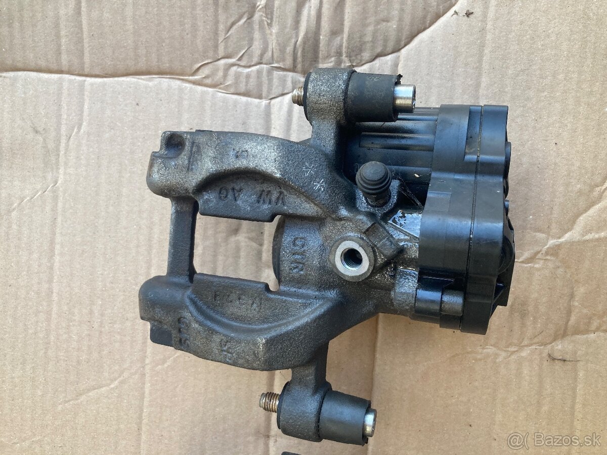 Brzdový třmen Passat B8 Superb Arteon levý i pravý - 2