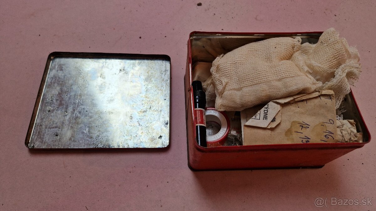 Plechová autolekárnička - aj s obsahom - 2