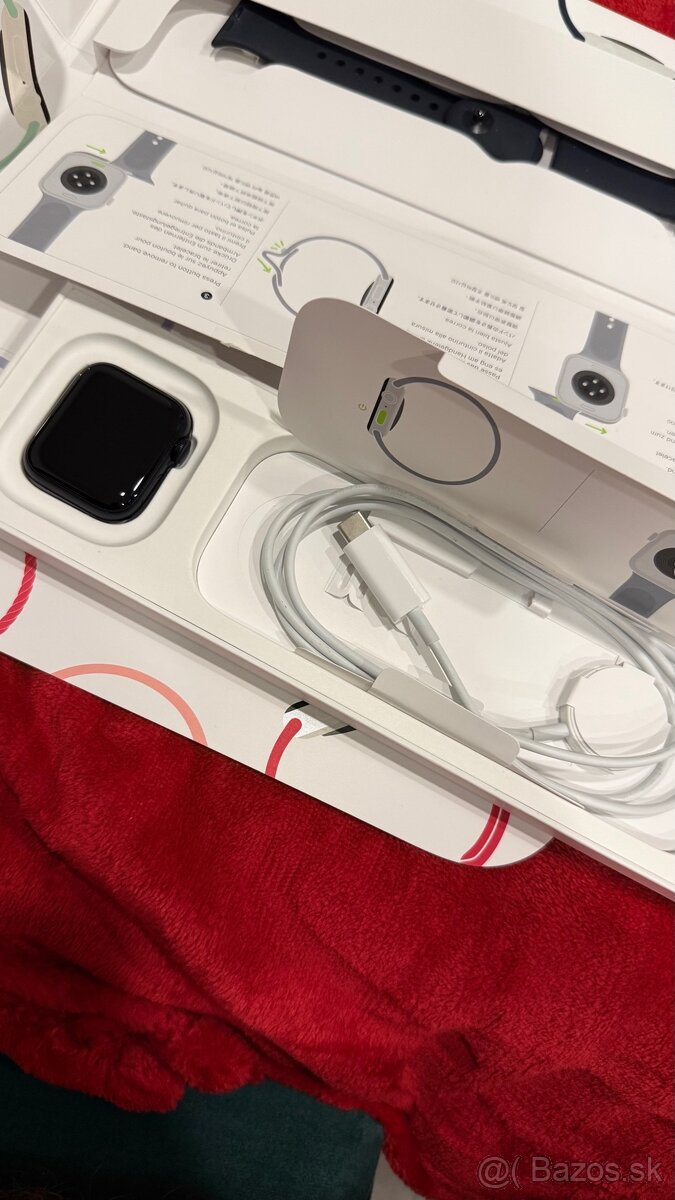 Apple Watch SE (Gen 2) 40mm Midnight - 2