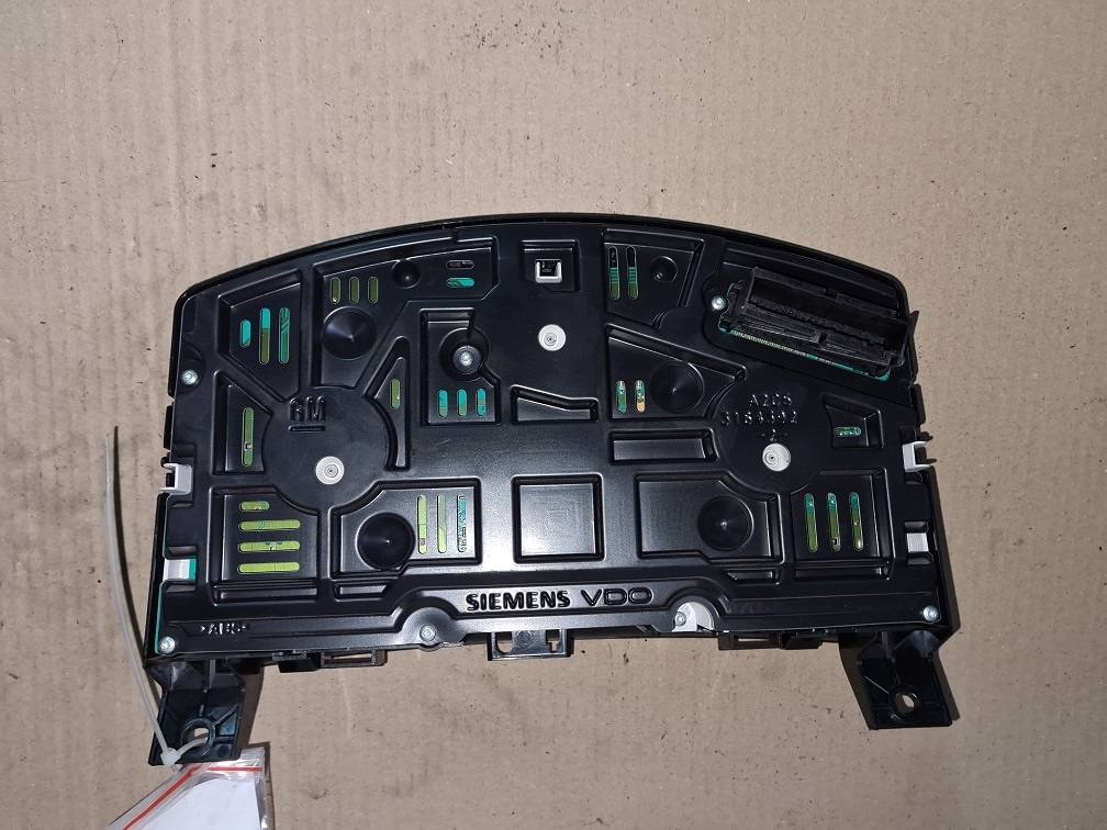 Budíky Opel Zafira B 1.9 CDTi 13225981 - 2