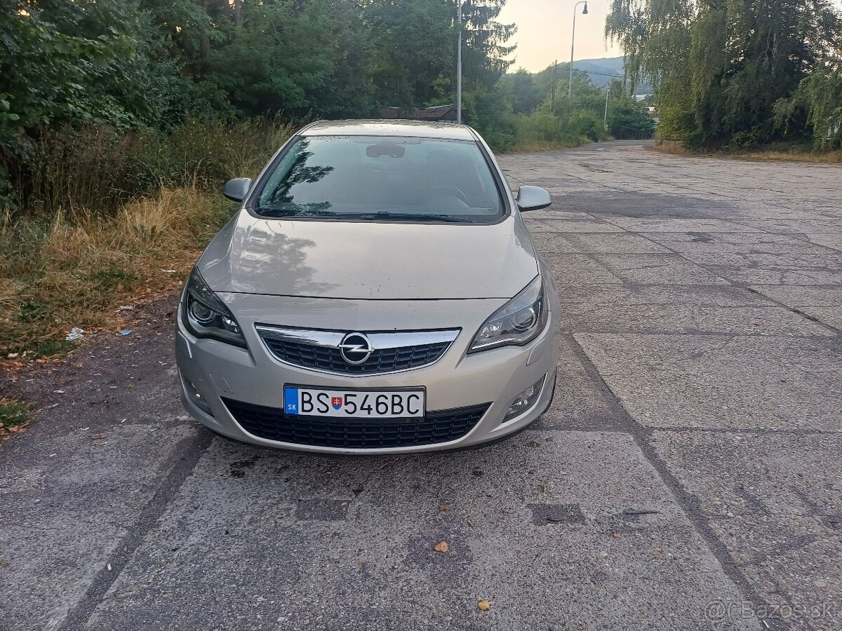 Opel astra J 1.7cdti - 2