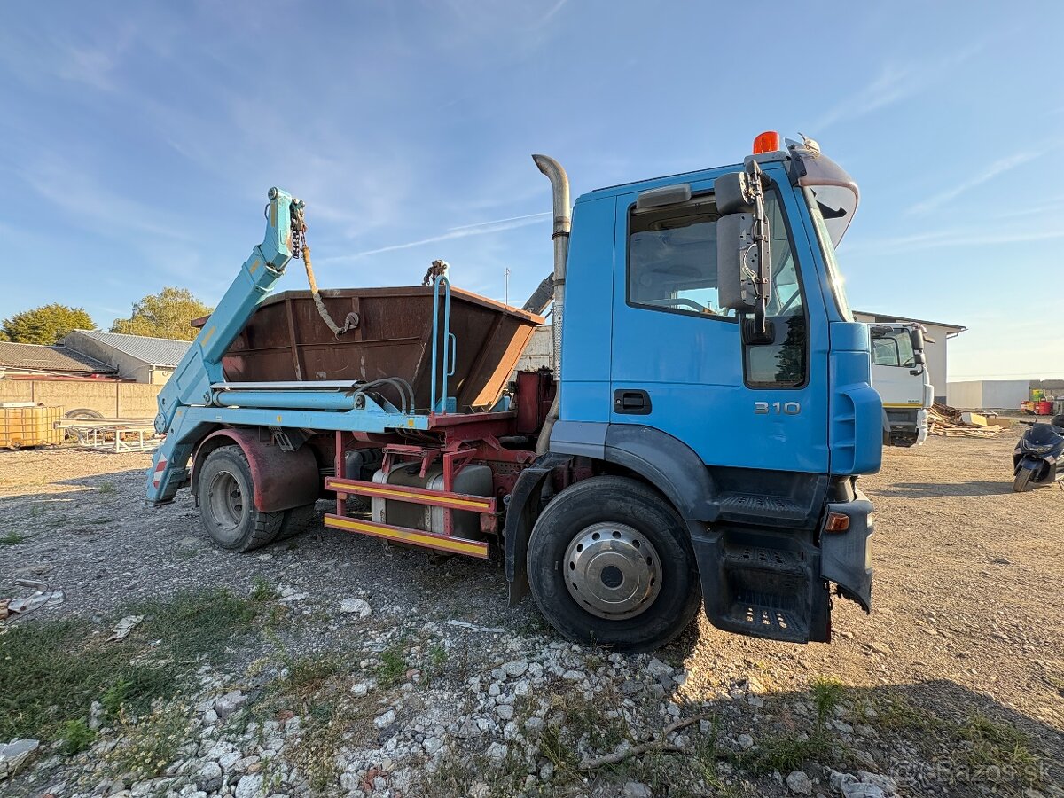 Iveco hakovy nosič kontajnerov - 2