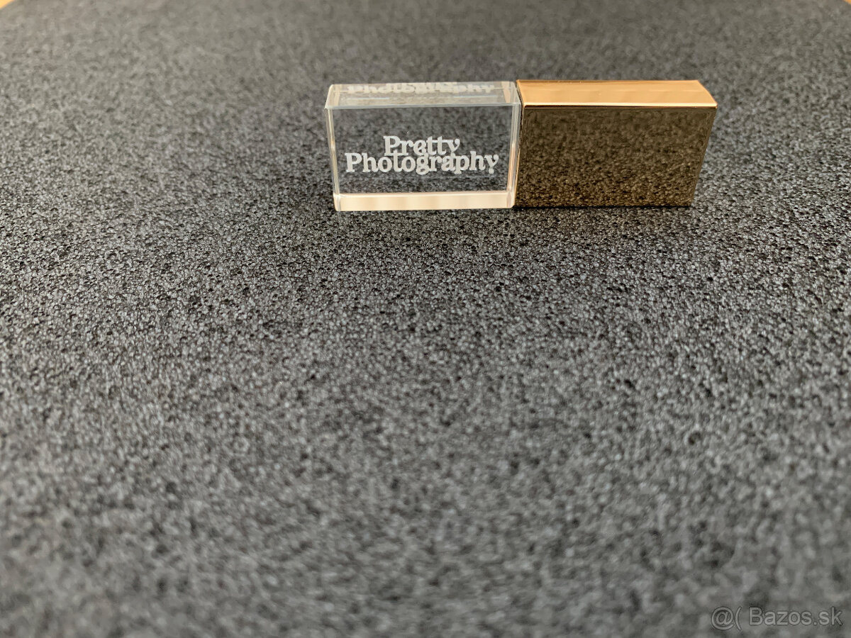 Predám USB kľúče sklo/kov s gravírom Pretty Photography - 2