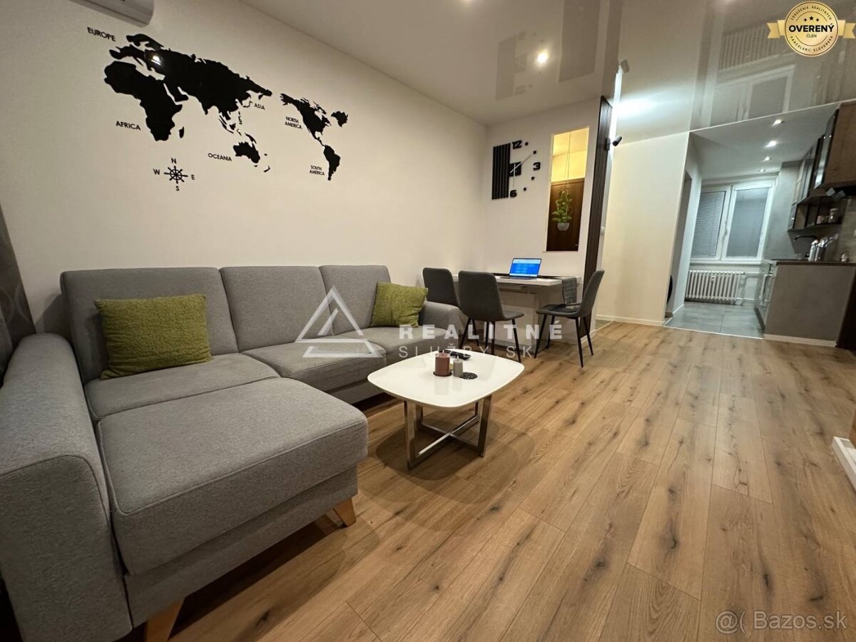 Samostatná izba v zrekonštruovanom 3-izbovom byte – Exnárova - 2