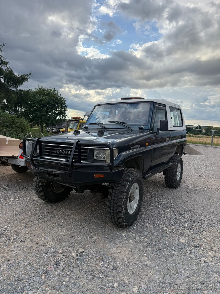 Toyota Land Cruiser KZJ 73 - 2