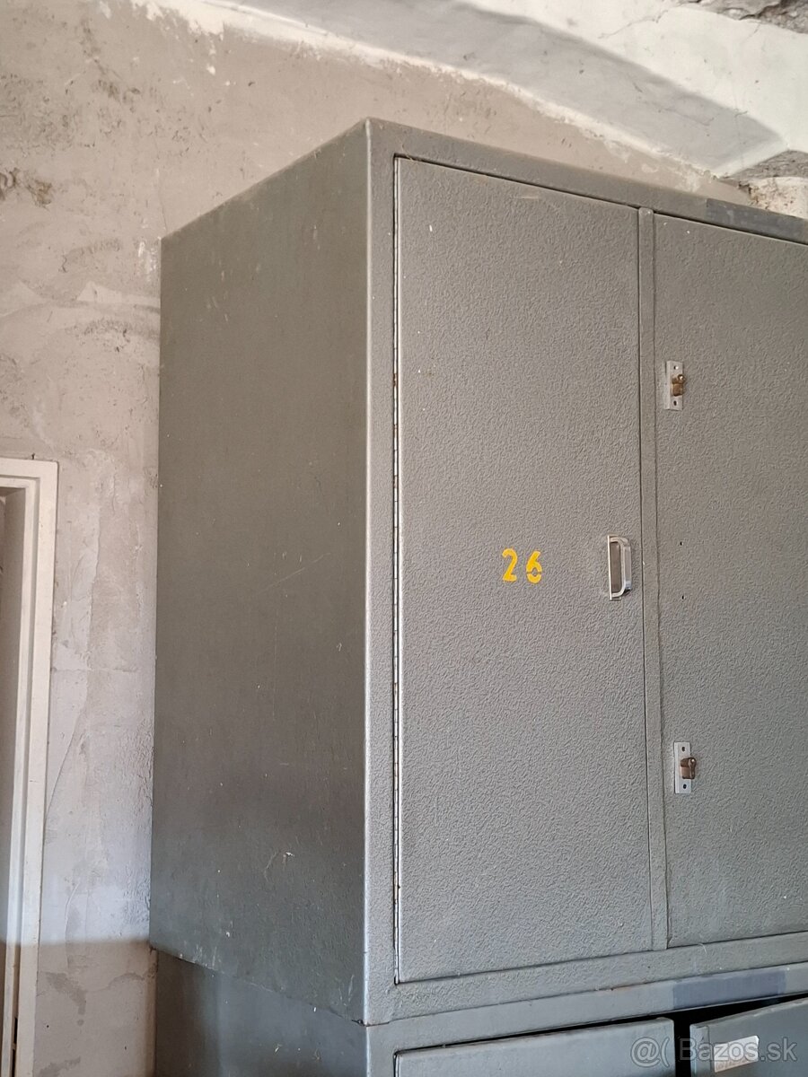 Trezorová skriňa - 2