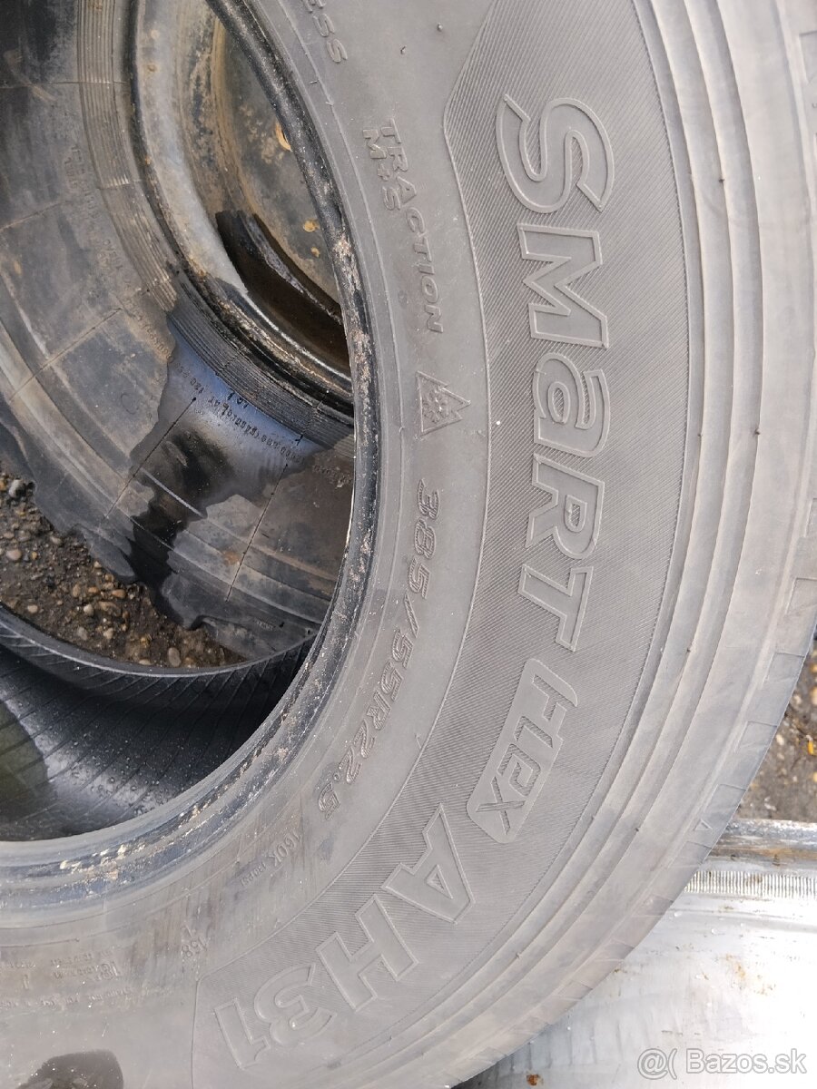Predám vodiacu pneu 385/55-22.5 Hankook - 2