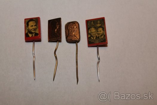 Odznaky "1. M Á J A" a iné. - 2