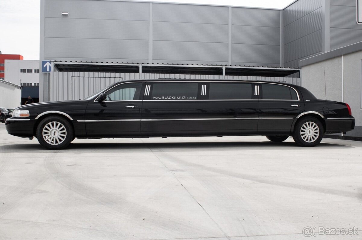 LINCOLN TOWN CAR LIMOUSINE - 2