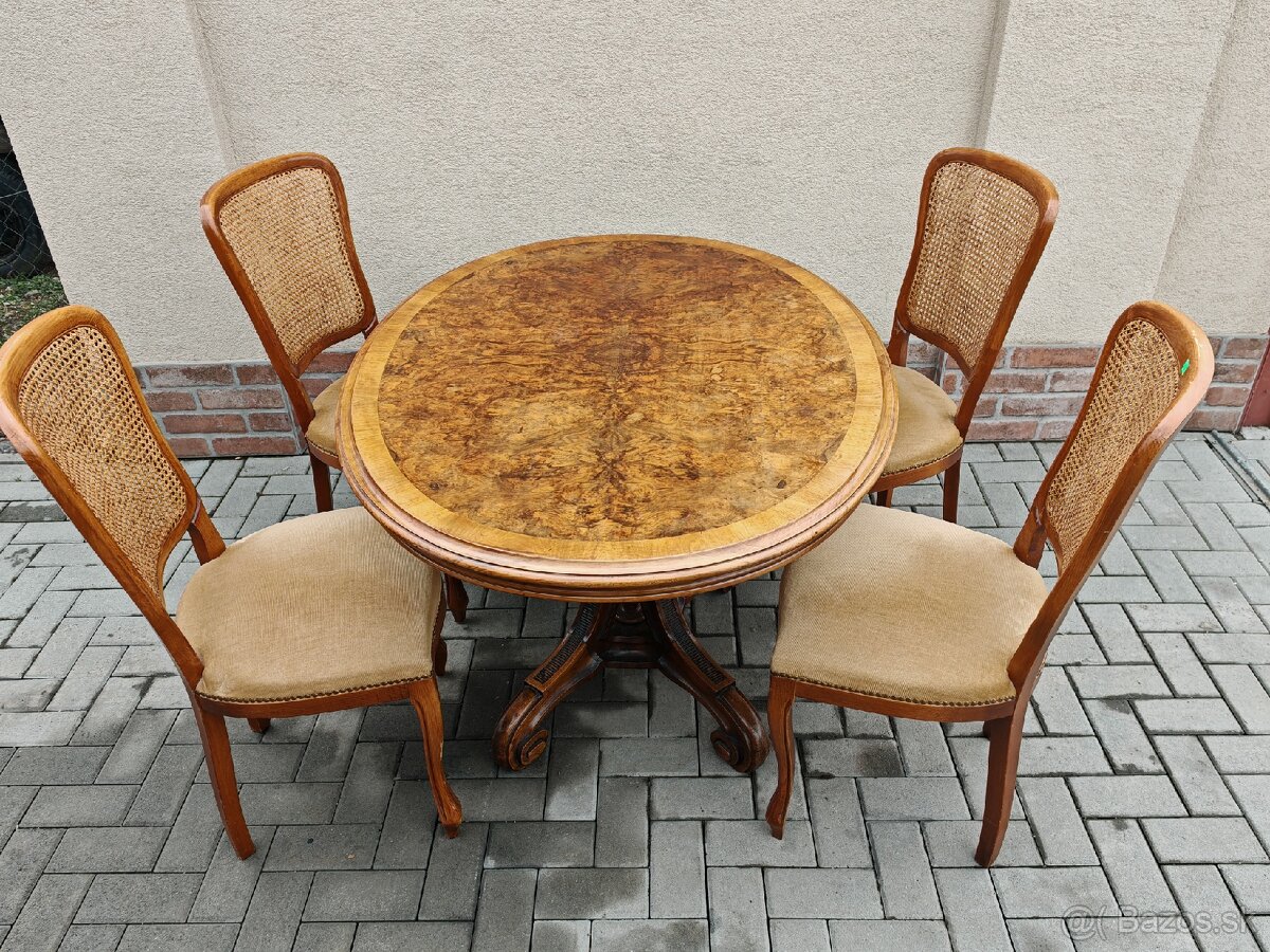 Jedálensky stôl a 4 stoličky - 2