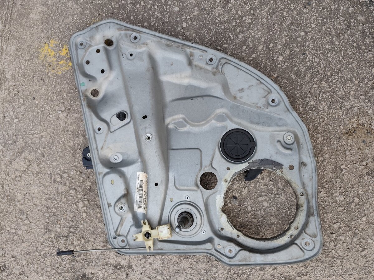 VW Golf 4 - sťahovačky okien - 2