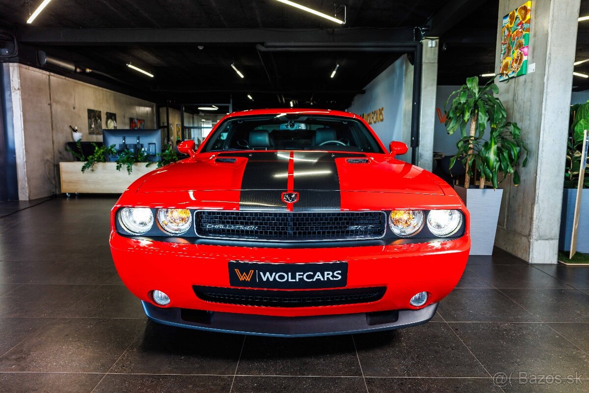 Dodge Challenger SRT8 6.1 HEMI - 2
