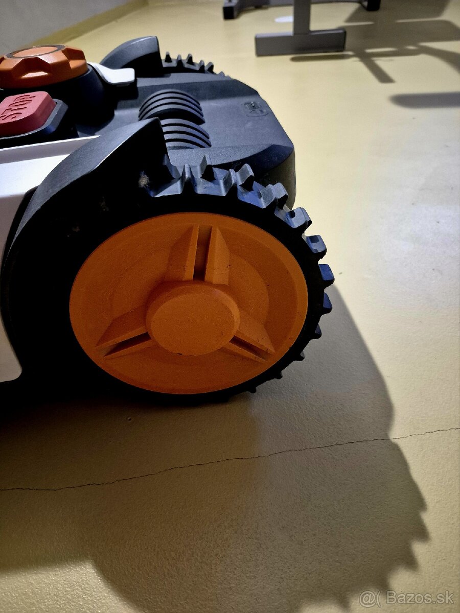 Robotická kosačka Worx Landroid S (White Edition) - 2