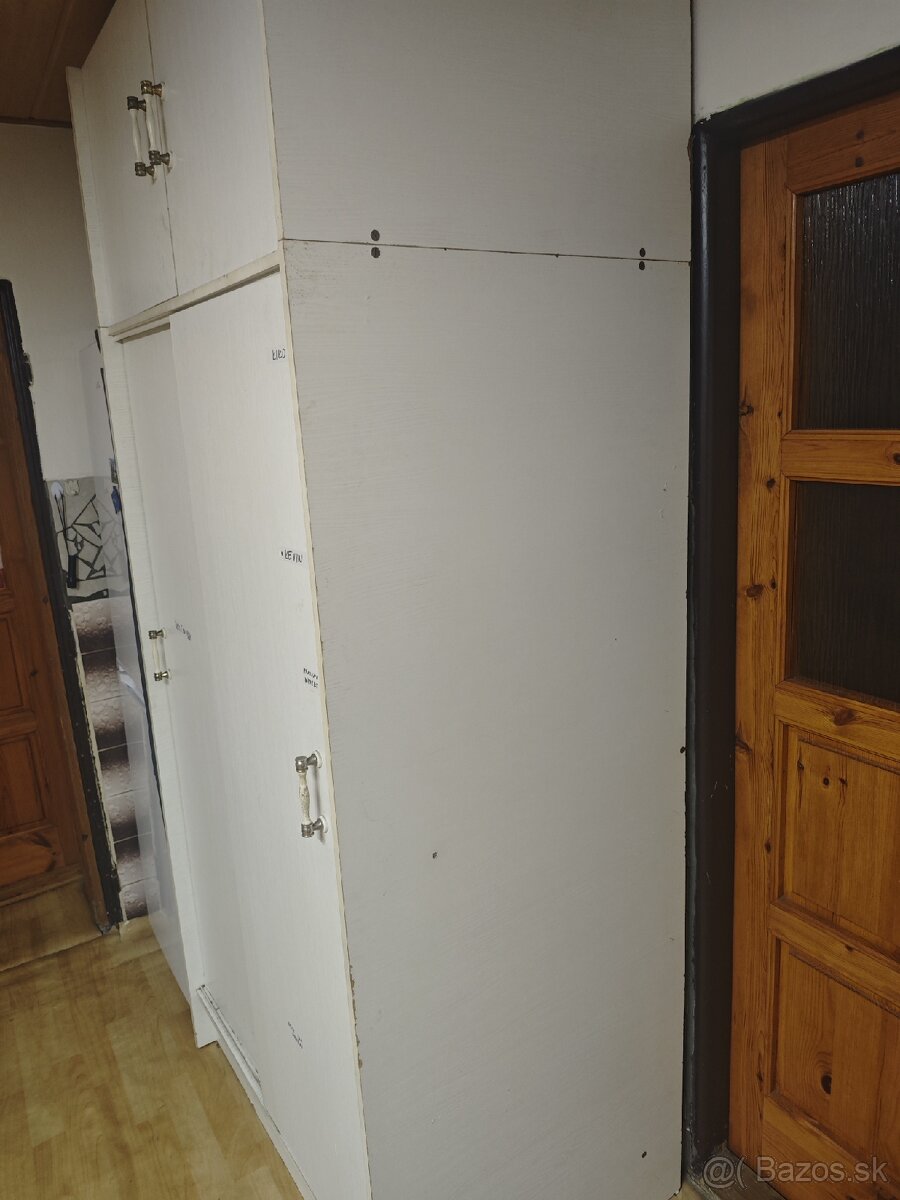 Biela skriňa - 2