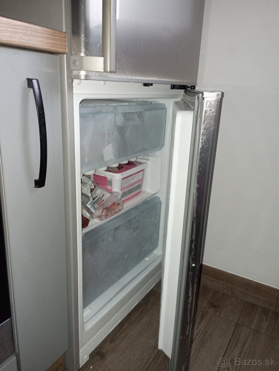 Chladnicka s mraznickou - 2