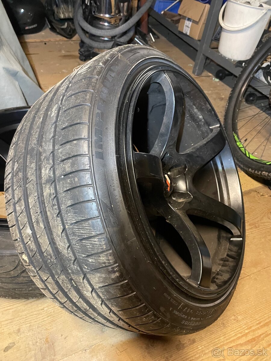 Japan Racing JR32 5x114,3 18x10,5 255/35 R18 - 2