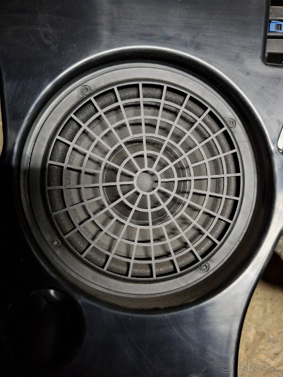 Audi a3 8p subwoofer - 2