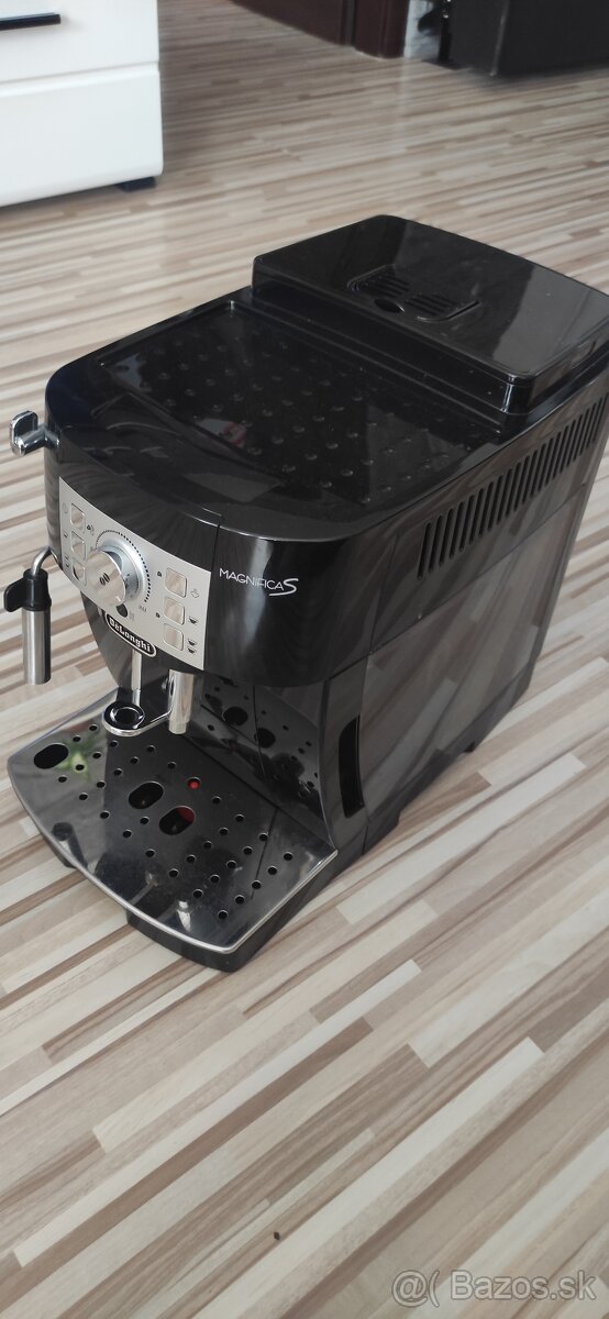 DeLonghi Magnifica S - 2