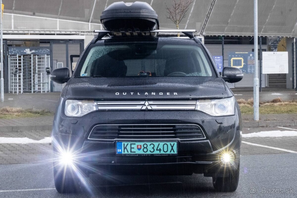 Mitsubishi Outlander 2.0 PHEV 4WD (2013) - 2